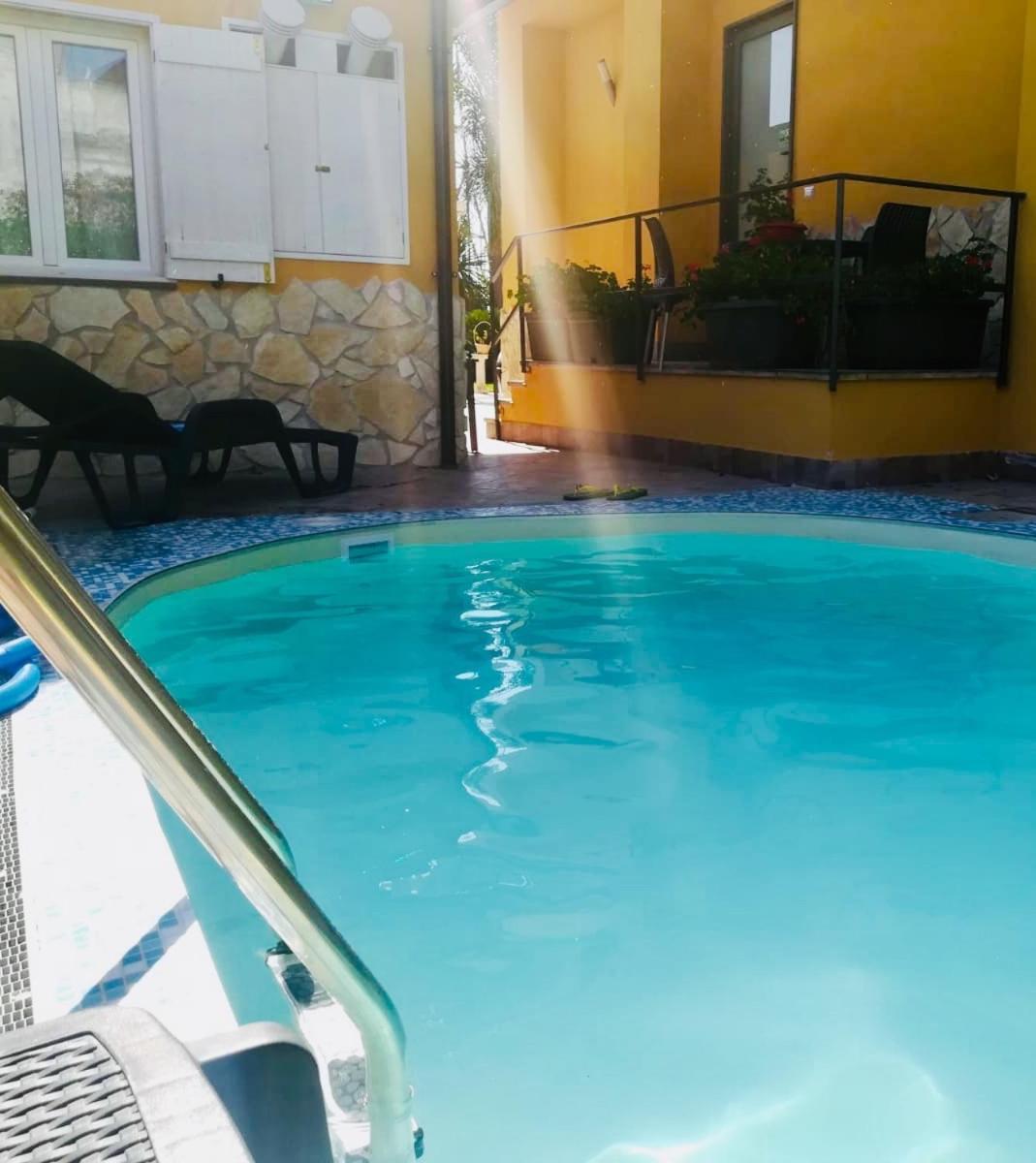 بومبيي Beatrice Home المظهر الخارجي الصورة